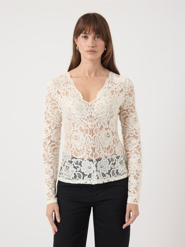 YASLACEY LS V-NECK LACE TOP - Pristine